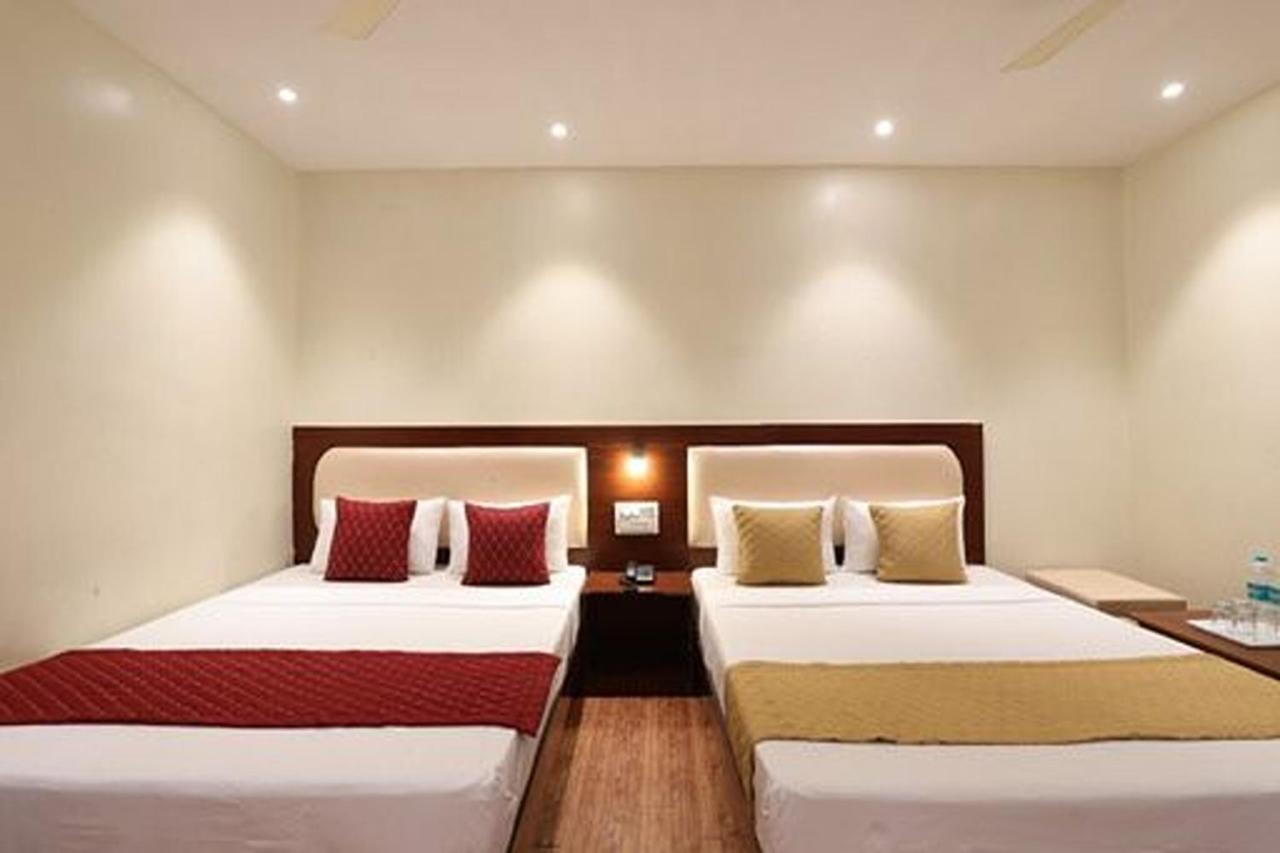 Amrit Hotel New Delhi Extérieur photo