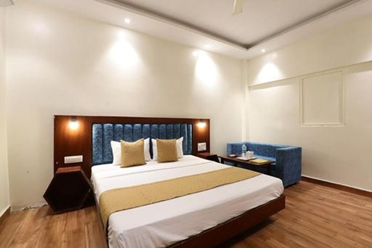Amrit Hotel New Delhi Extérieur photo