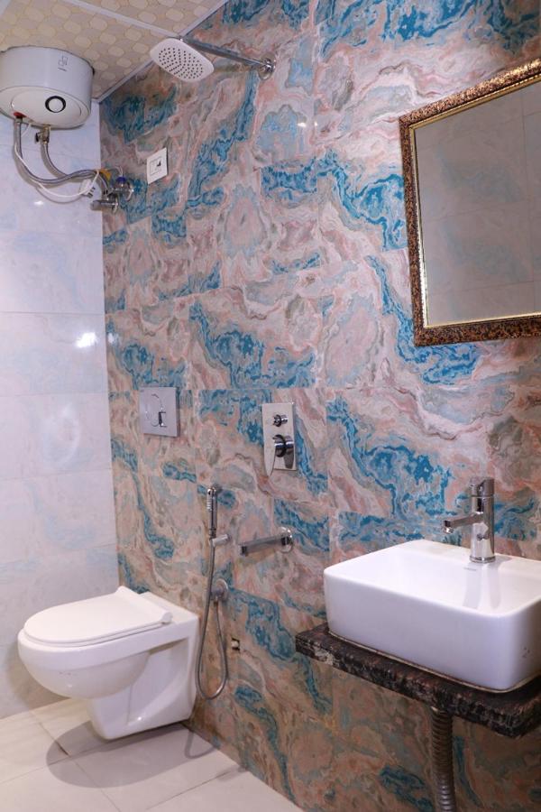 Amrit Hotel New Delhi Extérieur photo