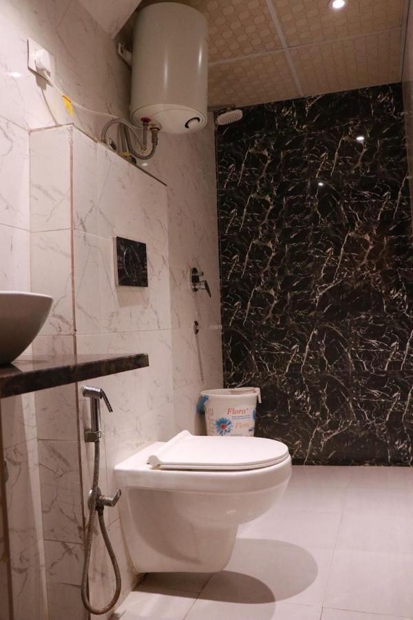 Amrit Hotel New Delhi Extérieur photo